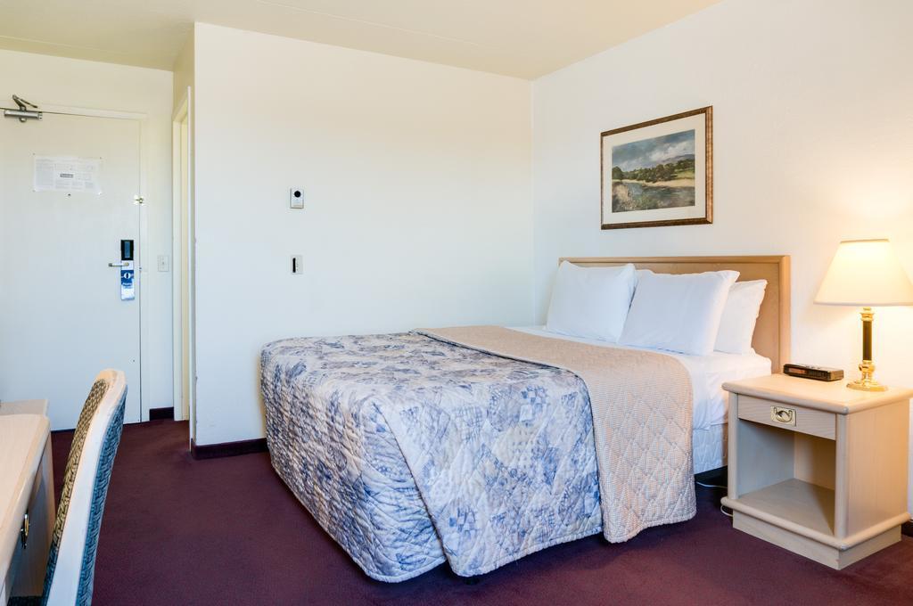 Travelodge Calgary Macleod Trail Εξωτερικό φωτογραφία