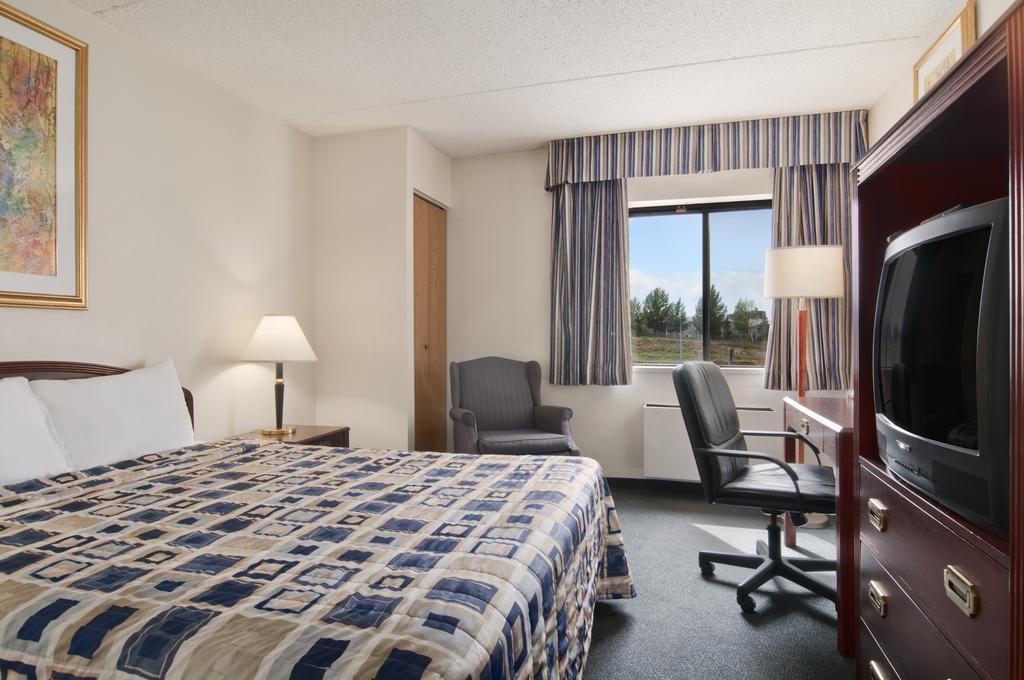 Travelodge Calgary Macleod Trail Δωμάτιο φωτογραφία